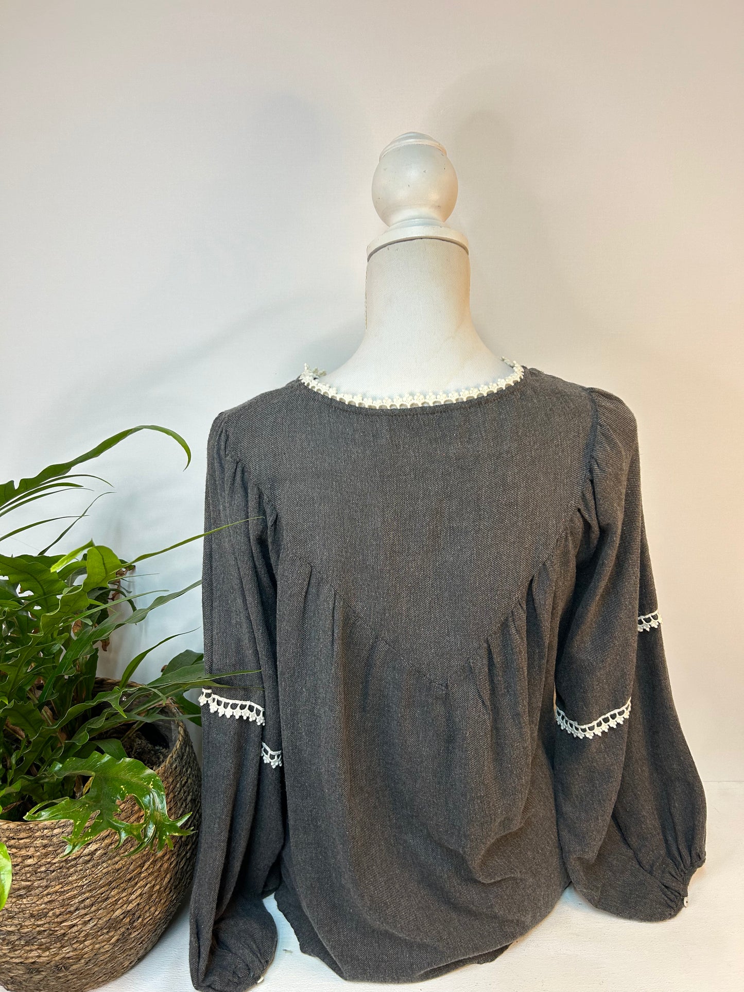 Süße Hertbstbluse mit Stickerei - Zara Basic- Gr. M