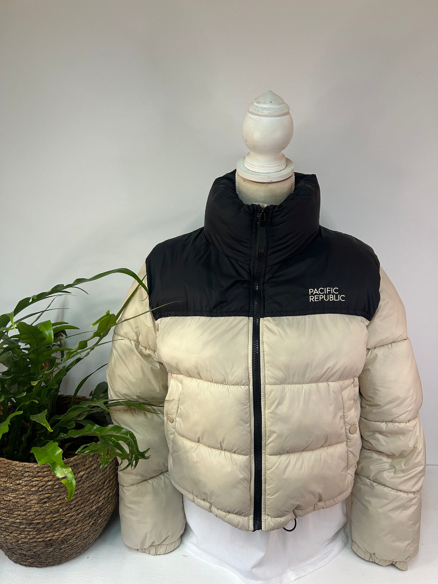 Dicke Crop Jacke - Pull & Bear - Gr. S / M
