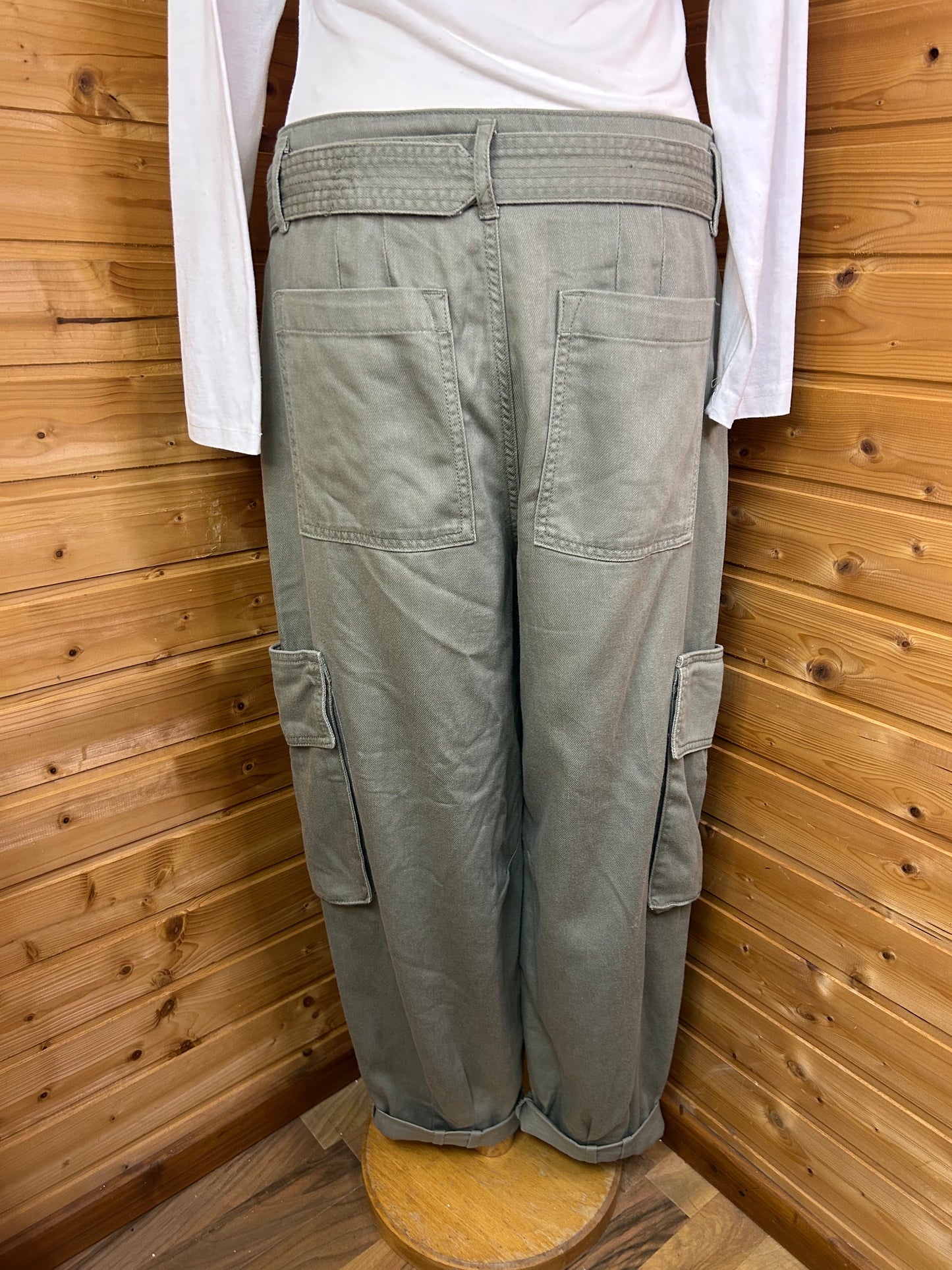 Lockere Cargo Stoffhose mit Gürtel - C&A - Gr. L / 40 - NP: 39,99€