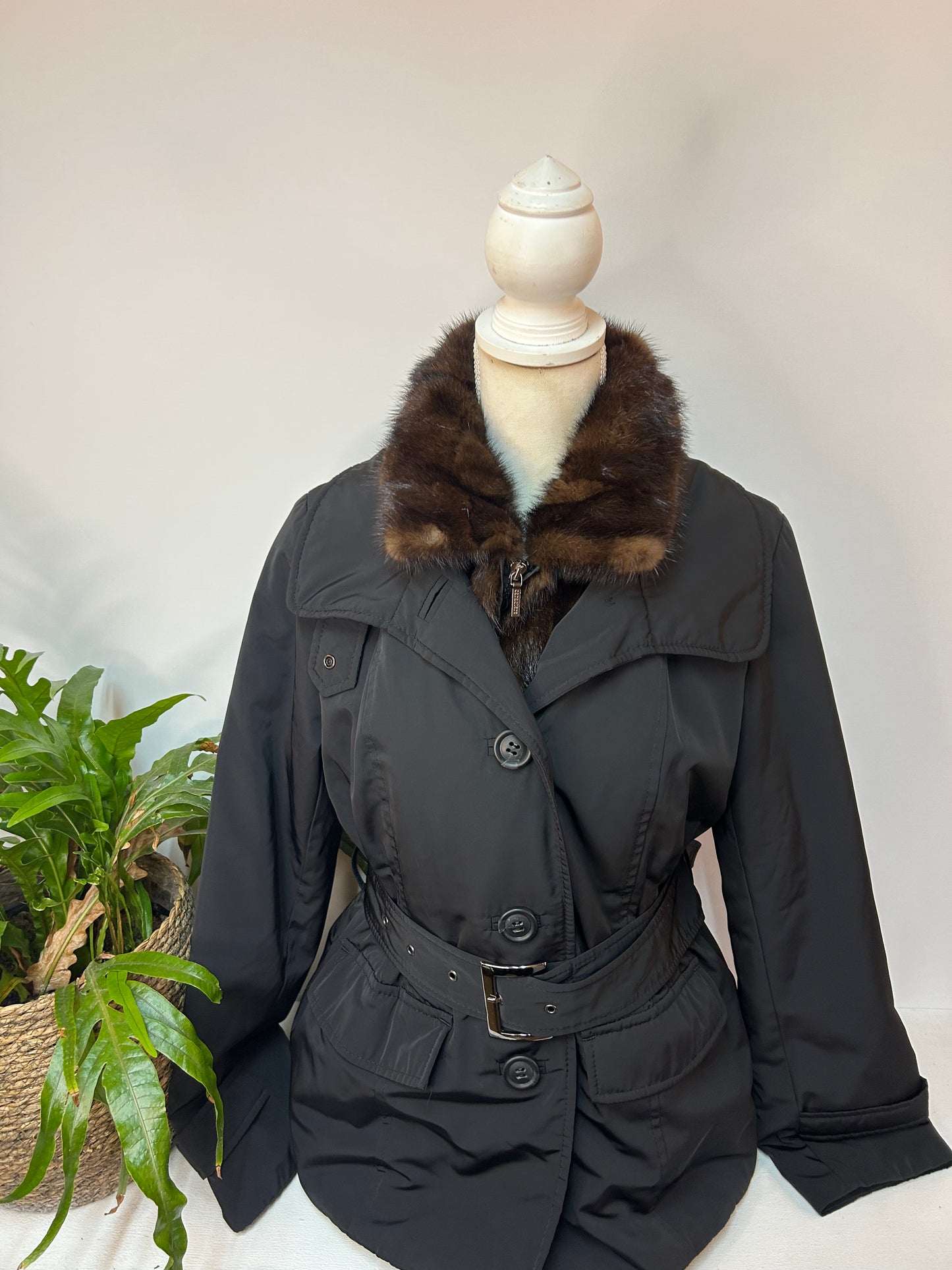 Echtfell Winterjacke mit Taillen Gürtel - caractere - Gr. M / 38 - Designer