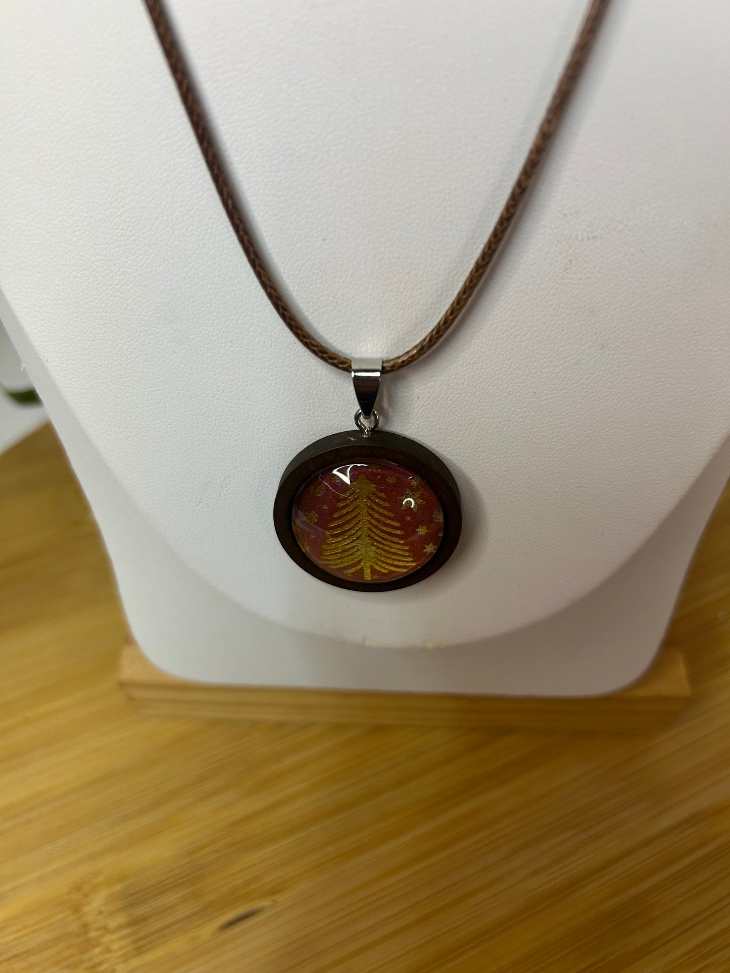 Cabochon Kette Tannenbaum Dunkelrot & Gold Holzfassung - Schmuck - Handgemacht