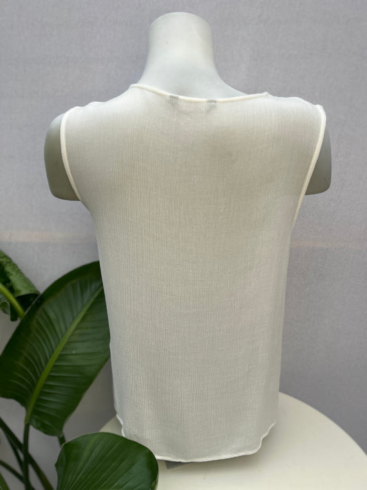 Top mit Spitzenausschnitt - ONLY - Gr. M