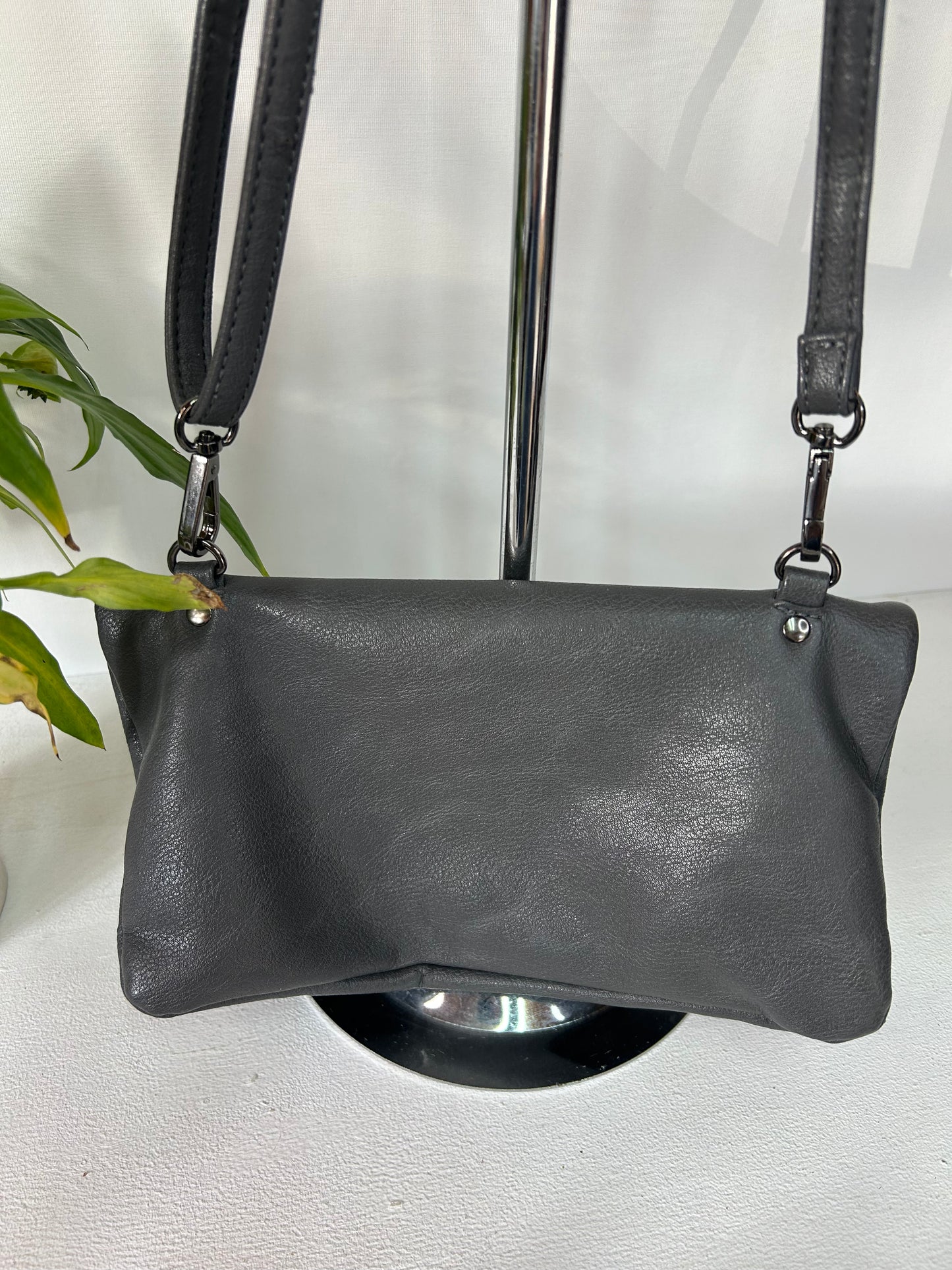 Handtasche mit Nieten - HALLHUBER