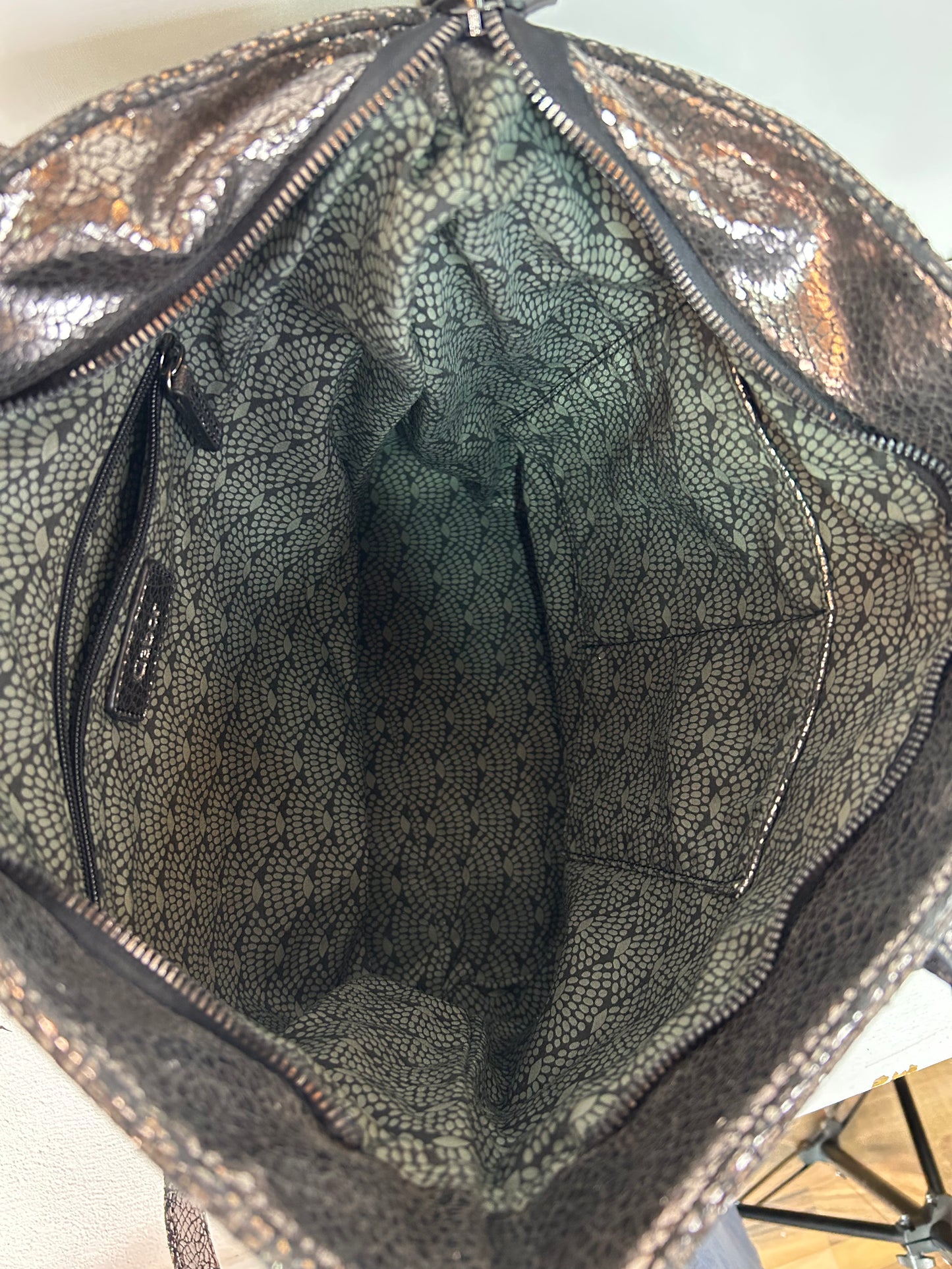 Schillernde Handtasche groß - Gabor