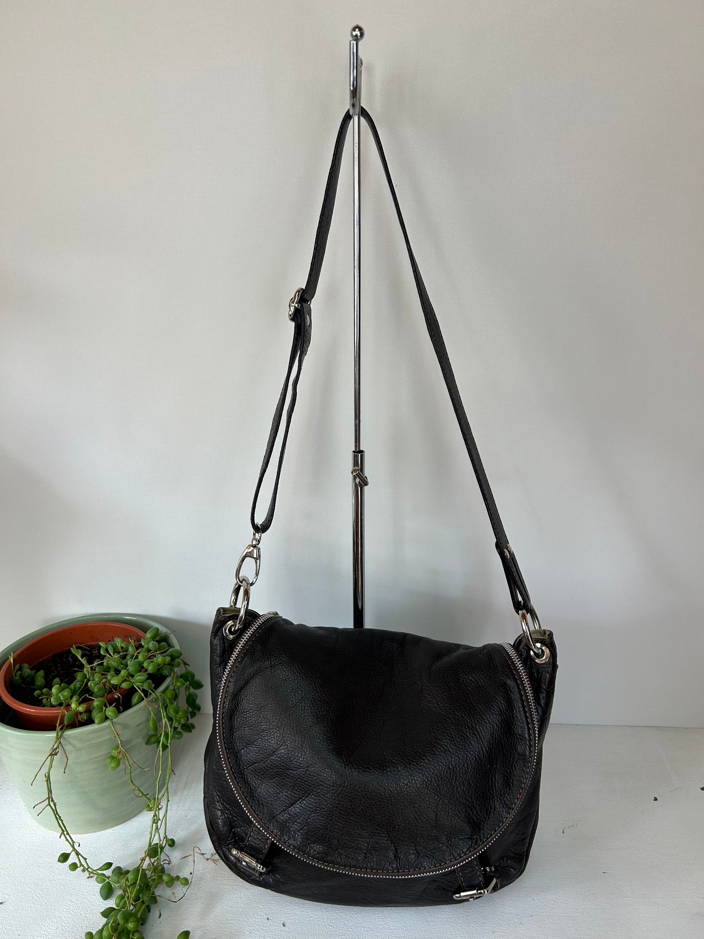 Dunkelbraune Echtleder Handtasche mit Quasten Detail - Accessoires