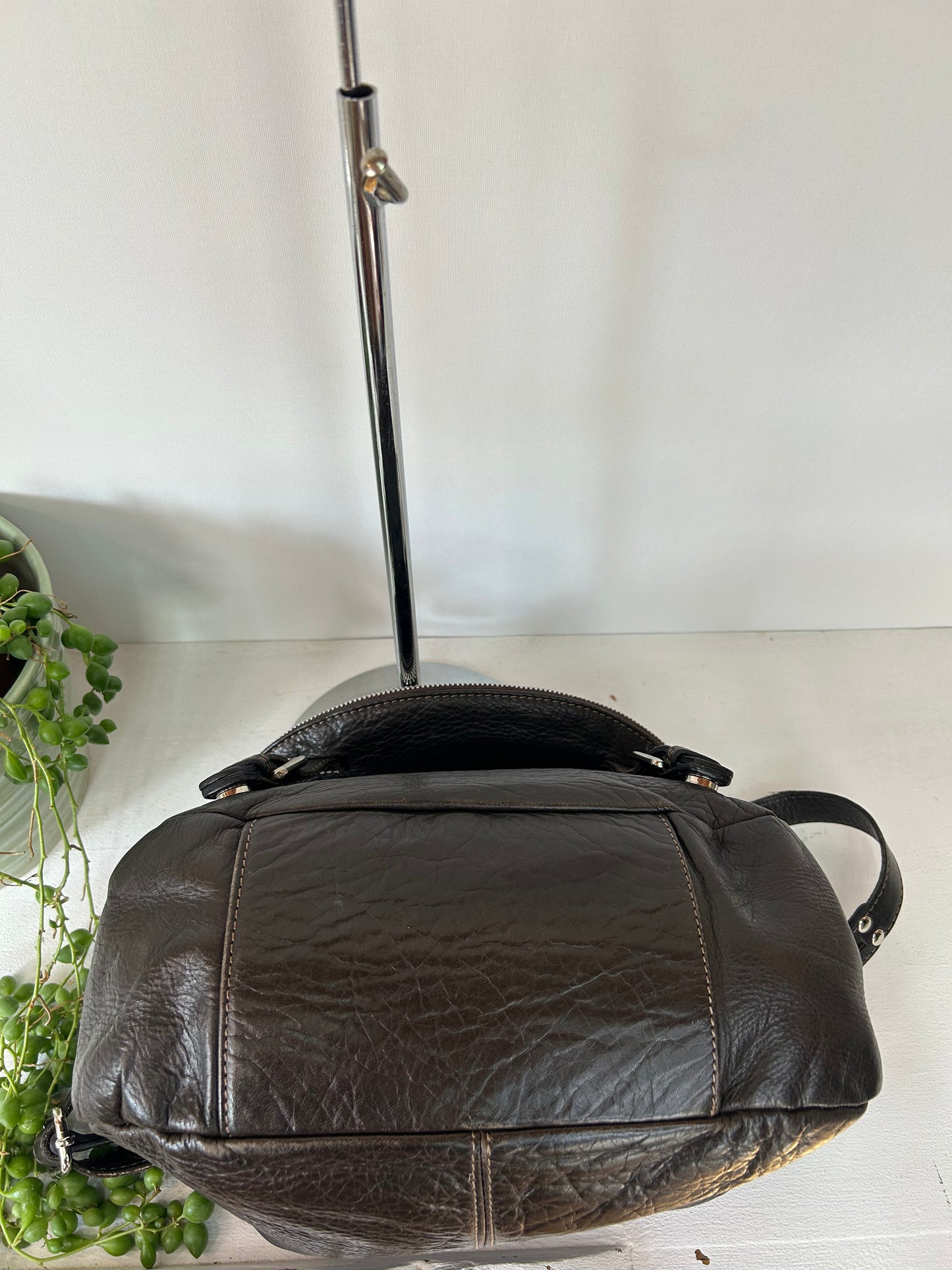 Dunkelbraune Echtleder Handtasche mit Quasten Detail - Accessoires