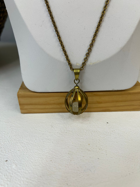 Lange goldene Kette mit Anhänger - Modeschmuck