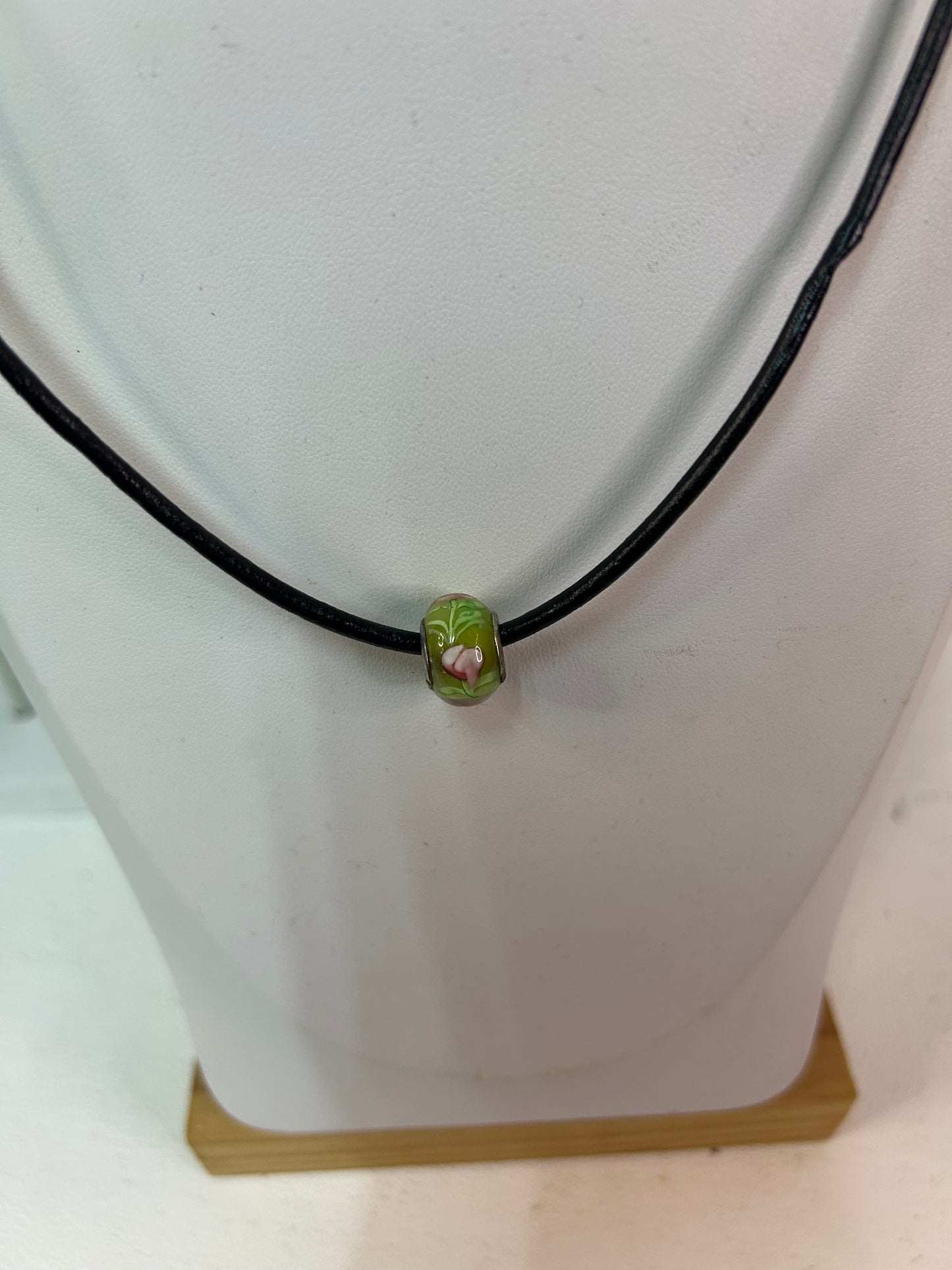 Süße Kette mit Echtsilber Rosen Anhänger Grün - Handgemacht - Schmuck