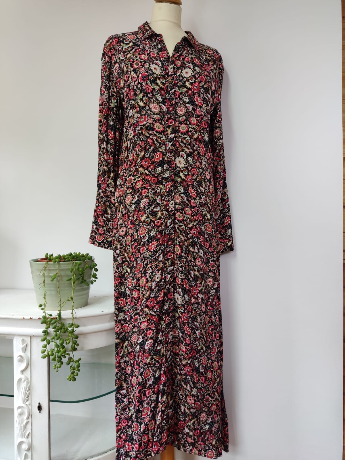 Florales Kleid SOAKED IN LUXURY- Gr. 38