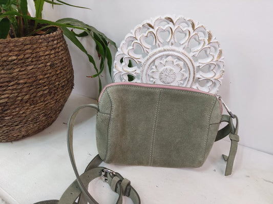 Kleine Wildledertasche ESPRIT