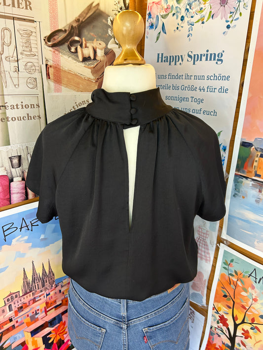 Elegante schwarze Bluse mit raffiniertem Ausschnitt und fließender Passform - C&A - Gr. L/40