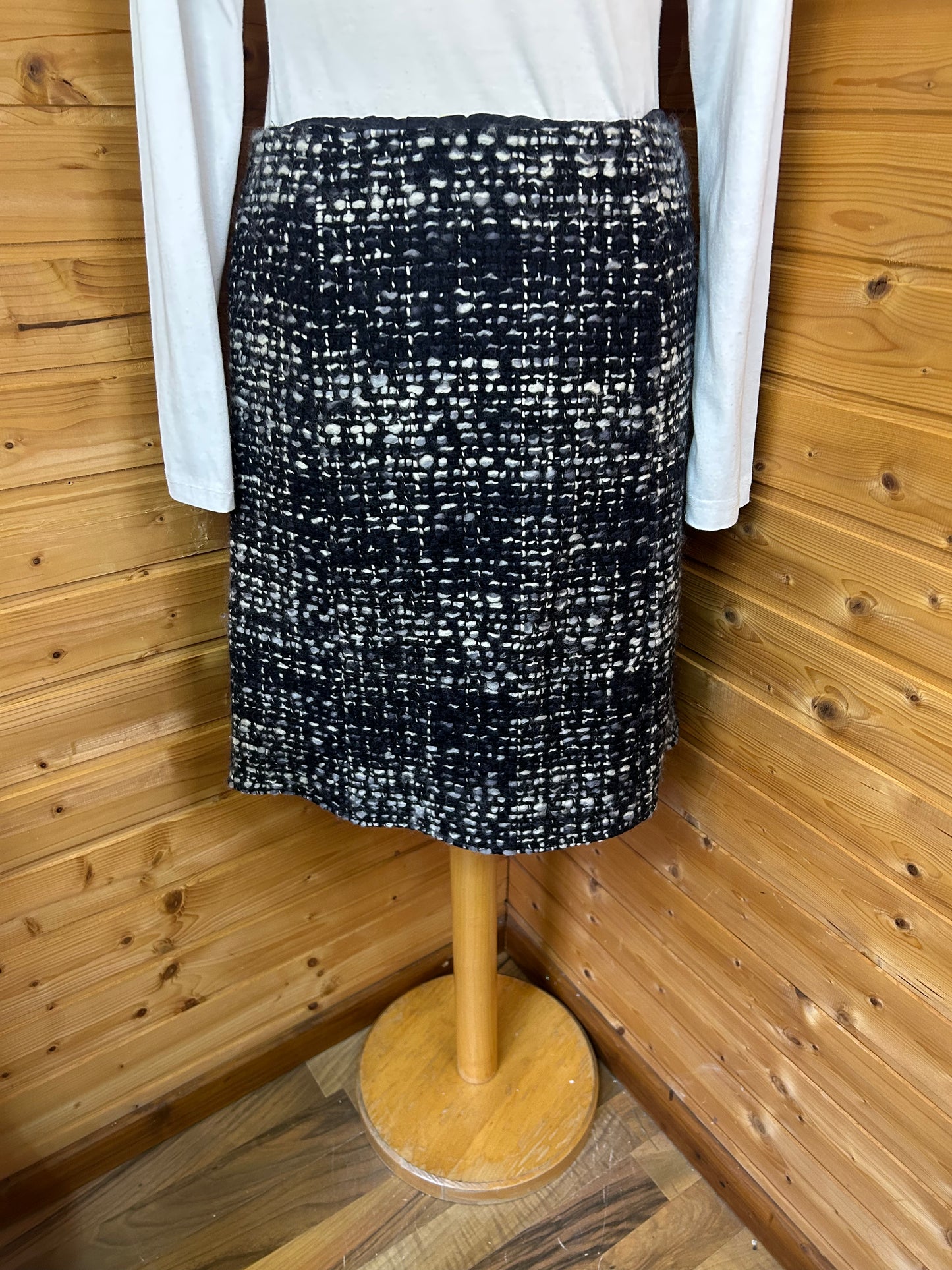 Toller Bouclé Rock Schwarz/ Weiß / Grau - Weekend Max Mara - Gr. XS / 34 - Designer