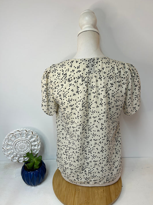 Elegante Damen Kurzarm-Bluse in Creme mit schwarzem Punktmuster - H&M - Gr. S / M - 36 / 38