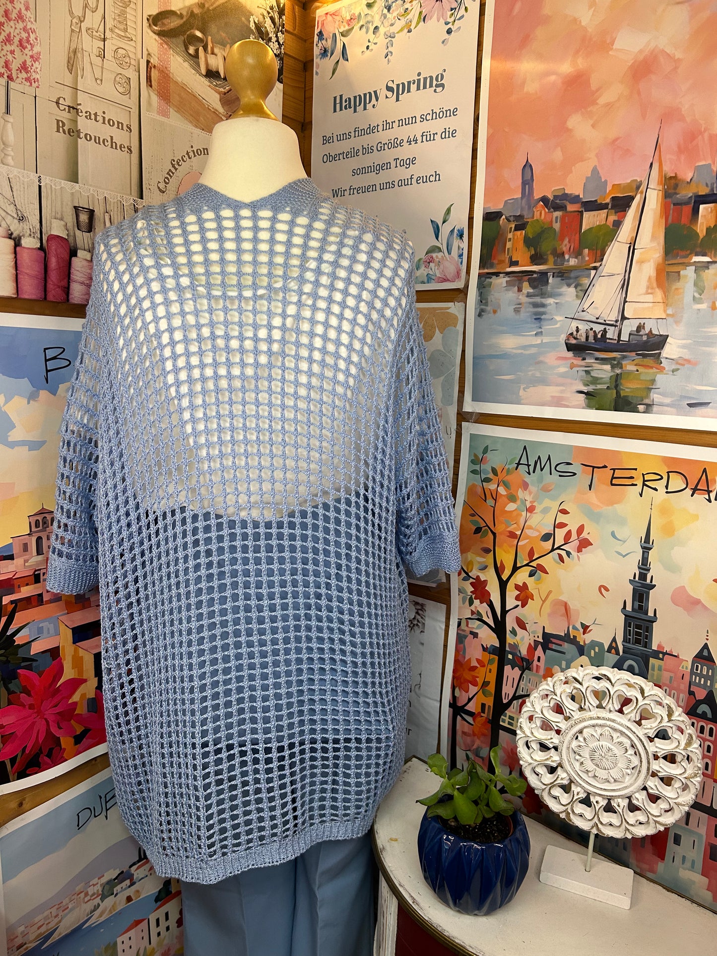 Strickjacke mit Netz Struktur hellblau - Gr. 46 / 48