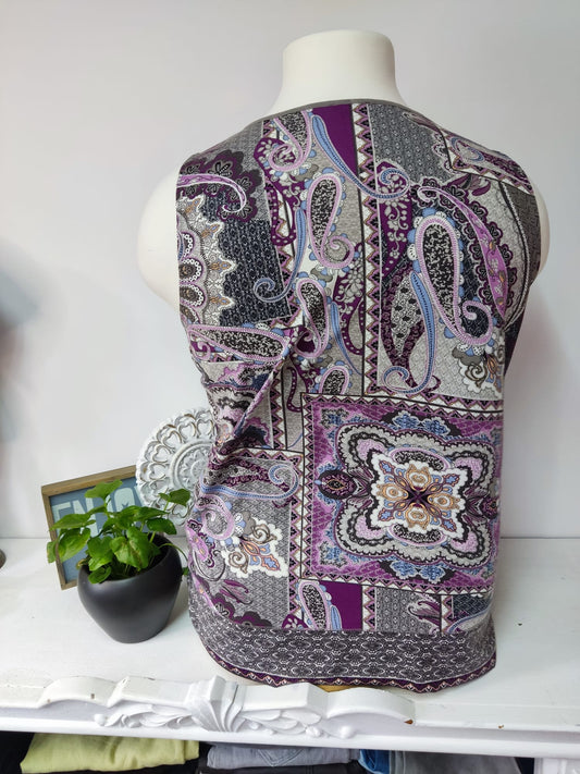Schickes Top mit Muster und Steinchen- Gerry Weber- Gr. 48