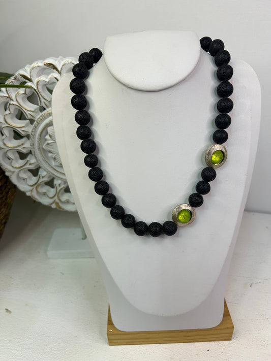 Lava Silber Kette mit grünen Perlen - Handgemacht - Unikat - Schmuck