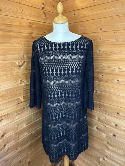 Schickes Spitzenkleid - Ronni Nicole - Halloween
