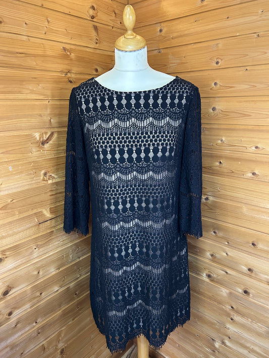 Schickes Spitzenkleid - Ronni Nicole - Halloween