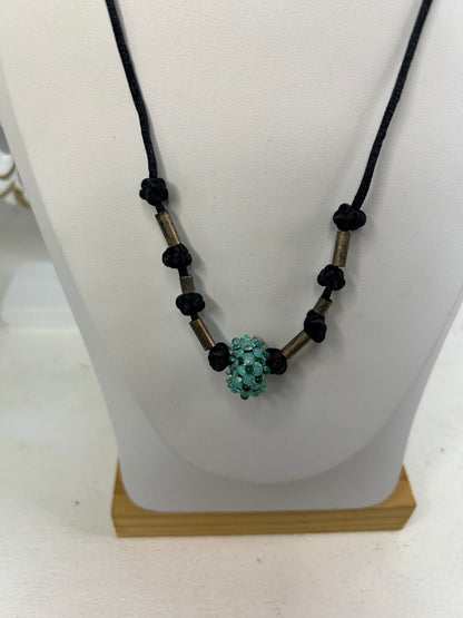 Handgearbeitete türkise Perlenkette - Unikat - Schmuck