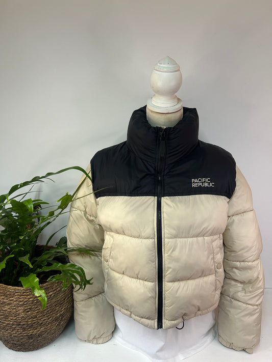 Dicke Crop Jacke - Pull & Bear - Gr. S / M