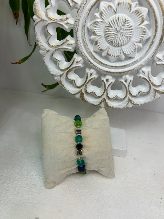 Handgemachtes Perlenarmband ohne Verschluss - Unikat - Schmuck