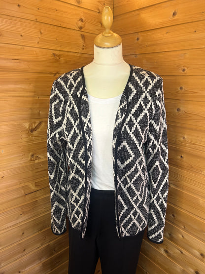 Geometrischer Cardigan / Strickjacke Schwarz / Beige - ONLY - Gr. L / 40