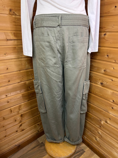 Lockere Cargo Stoffhose mit Gürtel - C&A - Gr. L / 40 - NP: 39,99€