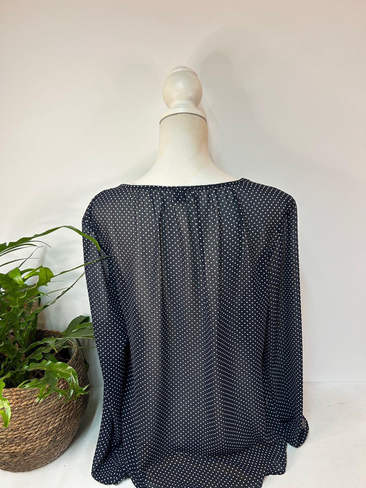 Lockere, durchsichtige Bluse gepunketet - s. Oliver Premium - Gr. L / 40