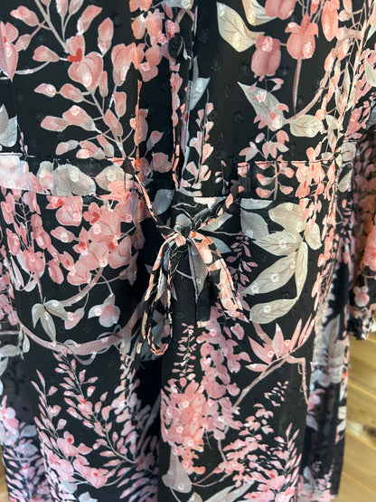 Süßes florales Kleid mit Bund - Reserved - Gr. S / M