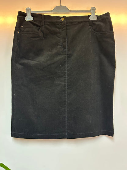 Schwarzer, weicher  Rock mit Schlitz - Peter Hahn - Gr. XXL / 46