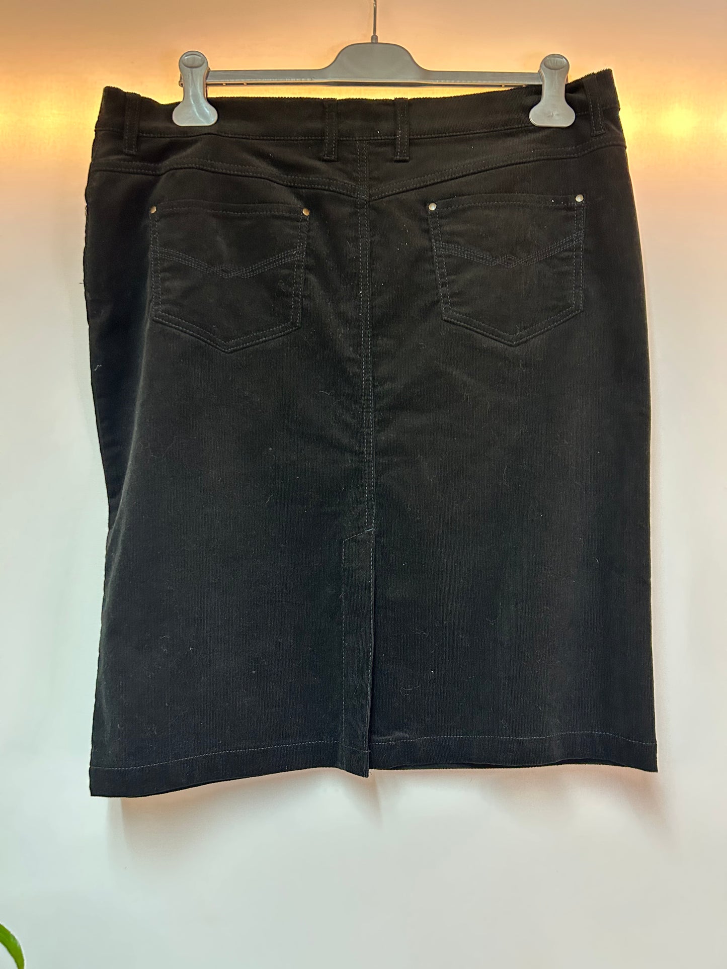 Schwarzer, weicher  Rock mit Schlitz - Peter Hahn - Gr. XXL / 46