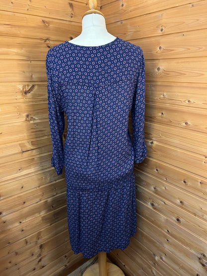 Süßes Kleid mit Muster & Bund - edc - Gr. S / 36