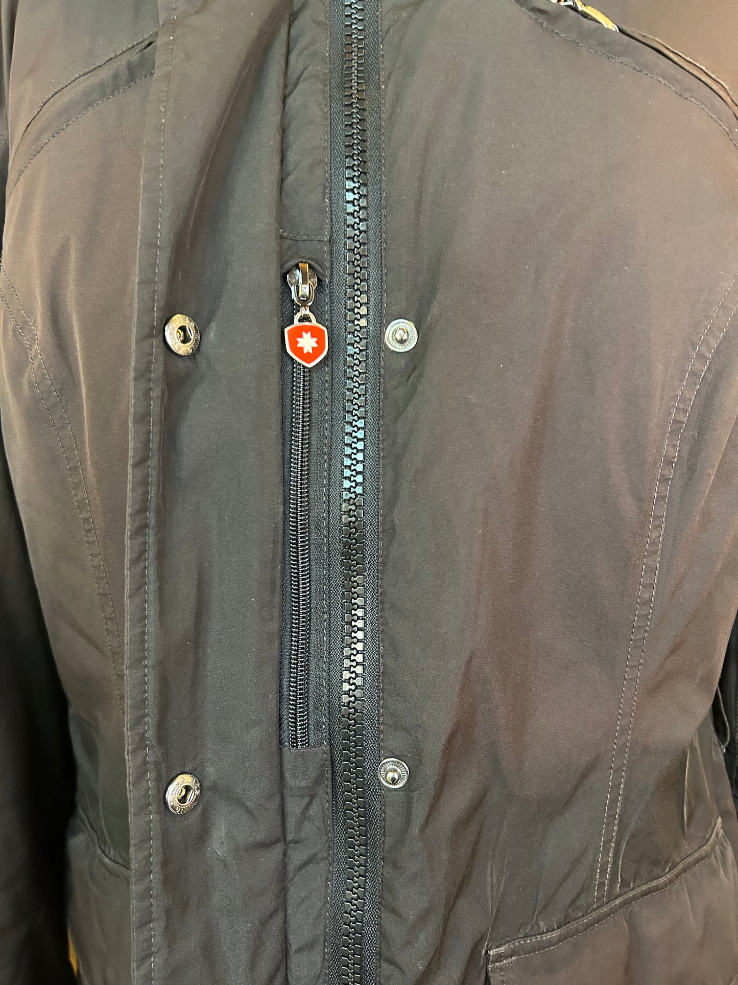 Winterjacke mit Kapuze - Original Wellensteyn Eternity - Gr. XXL / 44 - Designer