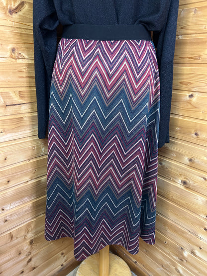 Schicker Rock mit Glitzer Details - lafeemaraboutee - Gr. M / 38