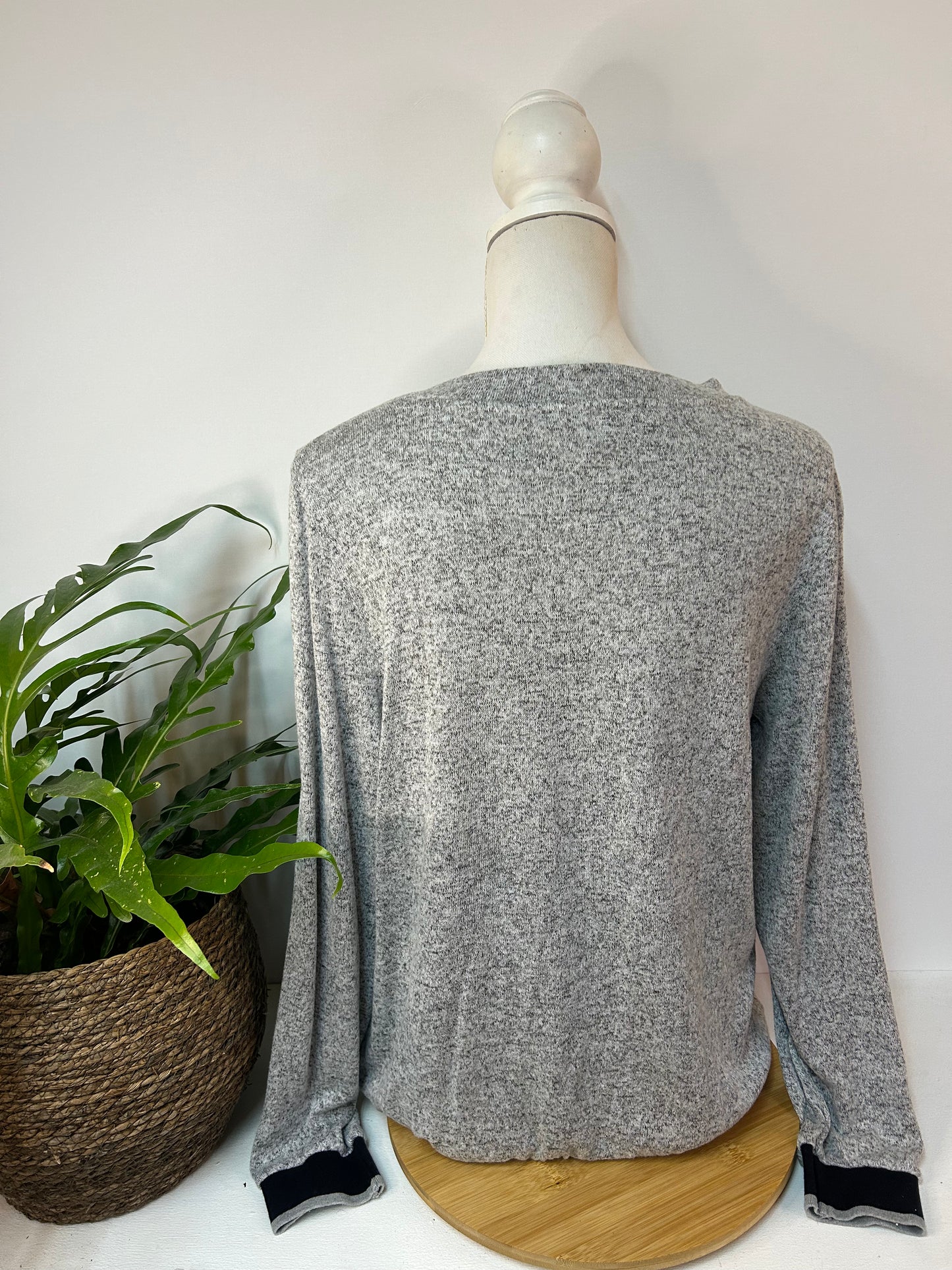 Basic Sweatshirt mit schwarzen Details - s.Oliver - Gr. M / 38