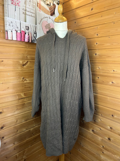 Kuscheliges Kapuzenkleid - New View - Gr. M / L - 38 / 40