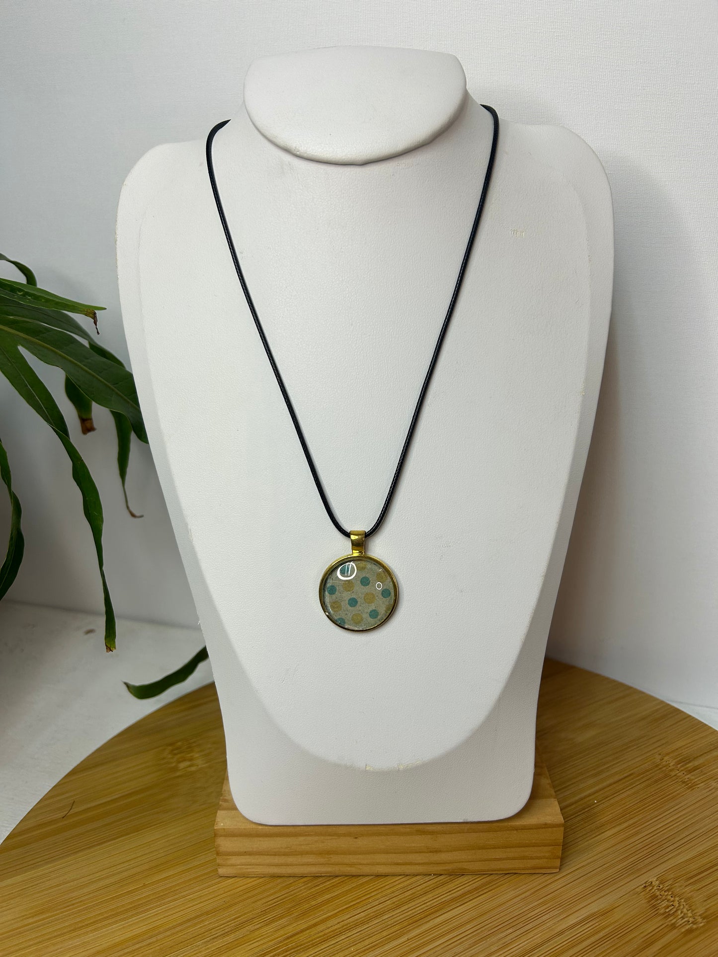Cabochon Kette gepunktet Türkis & Beige Metallfassung Gold - Schmuck - Handgemacht