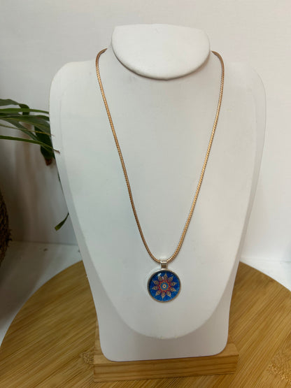 Cabochon Kette Mandala Rot,Blau & Beige Metallfassung - Schmuck - Handgemacht