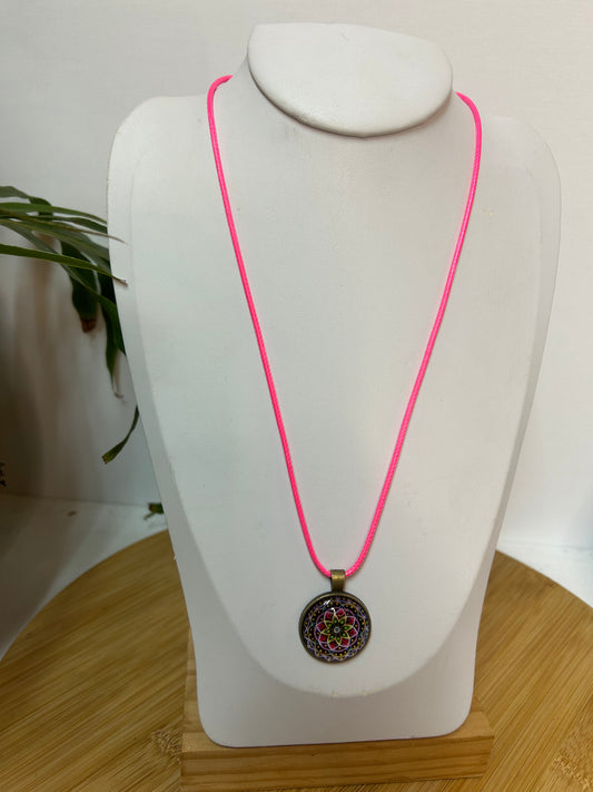 Cabochon Kette Mandala Pink,Gelb,Grün & Braun Metallfassung - Schmuck - Handgemacht