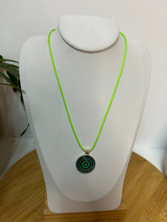 Cabochon Kette Mandala Rot,Grün & Blau Metallfassung - Schmuck - Handgemacht