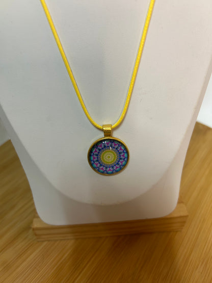 Cabochon Kette Mandala Türkis,Blau,Gelb & Pink Metallfassung - Schmuck - Handgemacht