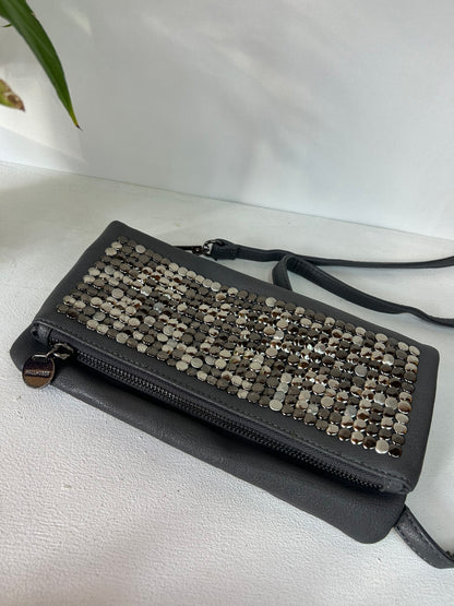 Handtasche mit Nieten - HALLHUBER