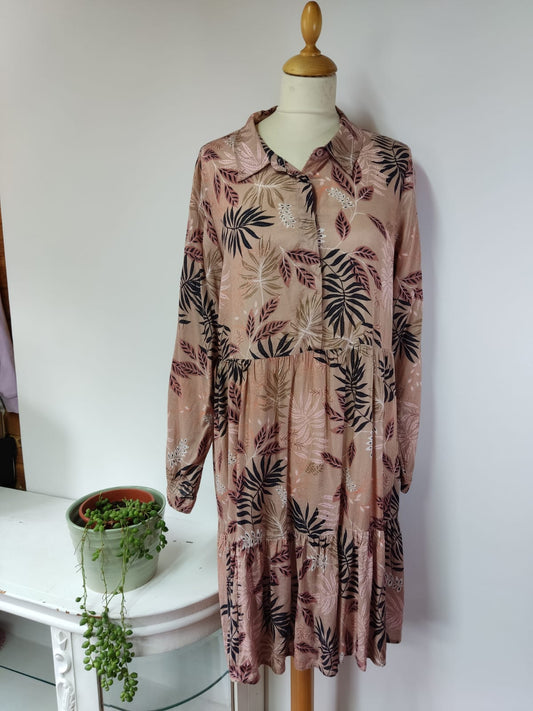 Kleid mit tollem Blättermuster- KAFFE  Gr. L