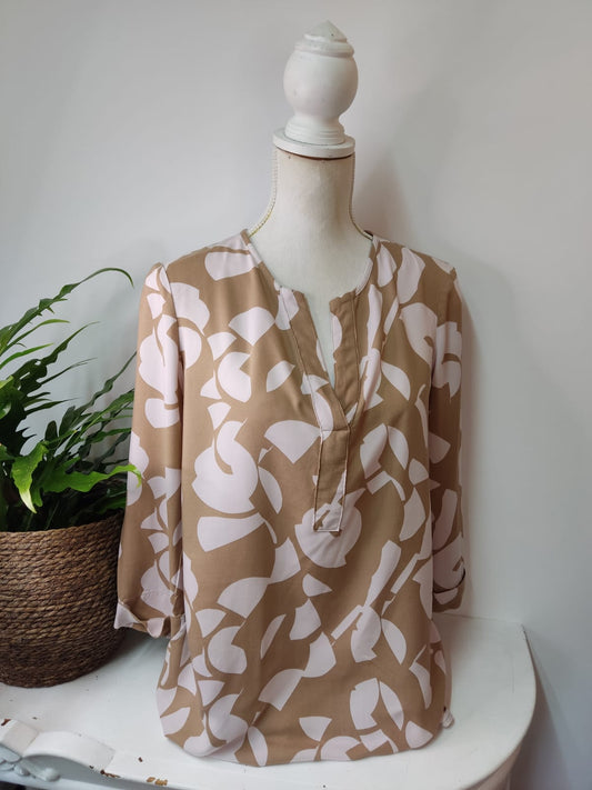 Schicke Bluse mit Muster - Gr. 44