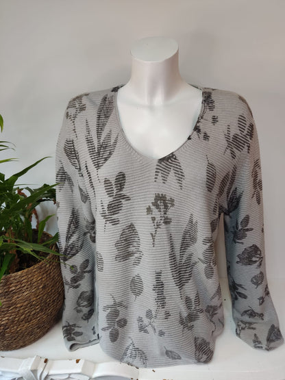 Schöner Pullover mit Blättermuster C&A - Gr. 42