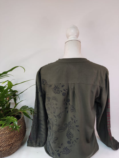 Lässige Bluse mit coolem Druck DESIGUAL - Gr. L