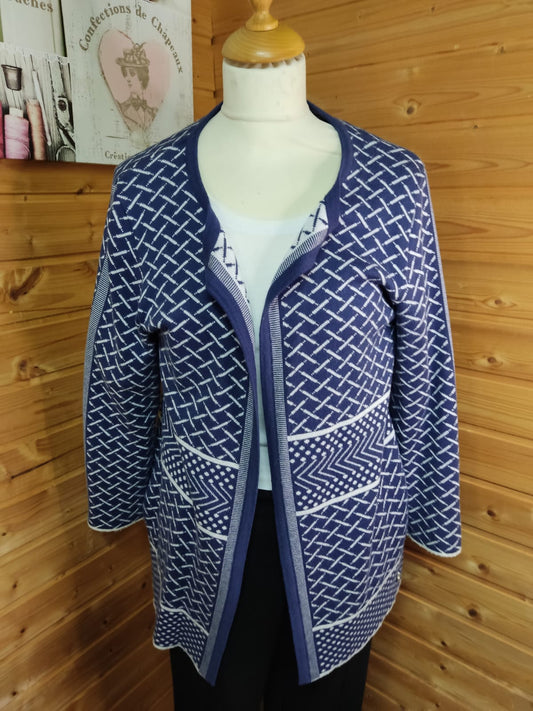 Tolle gemusterte Strickjacke - Gr. 36