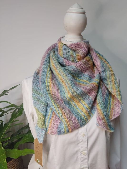 Kuscheliges Tuch aus Schurwolle-Handarbeit