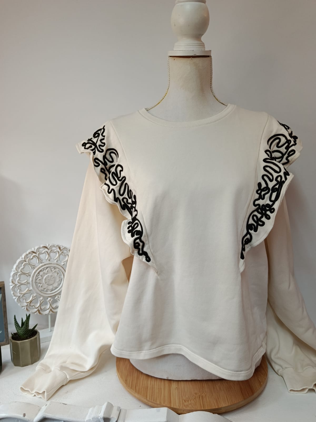 Besonderer Pullover - ZARA- Gr. M