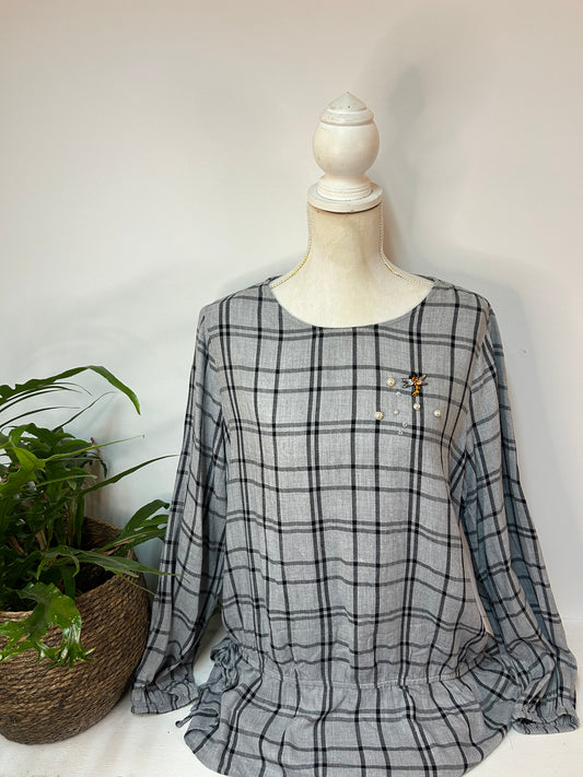 Bluse mit süßen Details - Yessica - Gr. XXL / 44